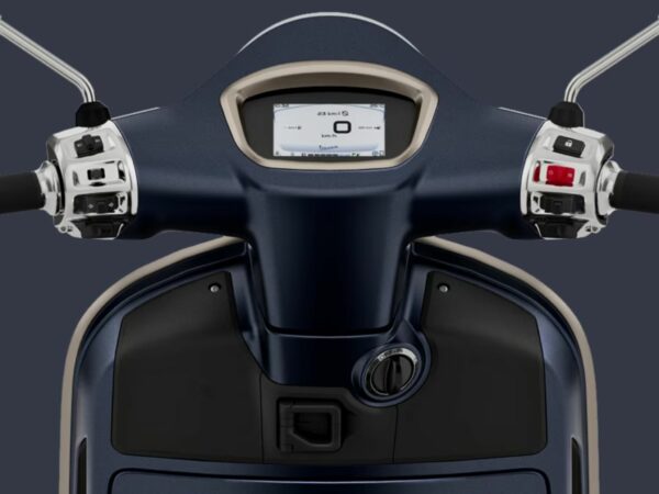 vespa gts super tech 125 en oferta en mas little italy