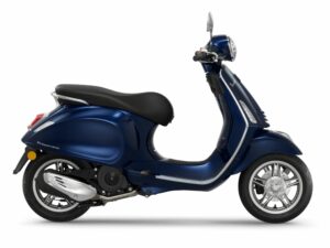 vespa Primavera 125 Euro 5+ blu energico glossy en mas little italy