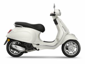 vespa primavera 125 e5+ blanco inocente en mas little italy