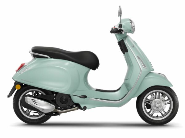 vespa Primavera 125 Euro 5+ verde amabile en mas little italy